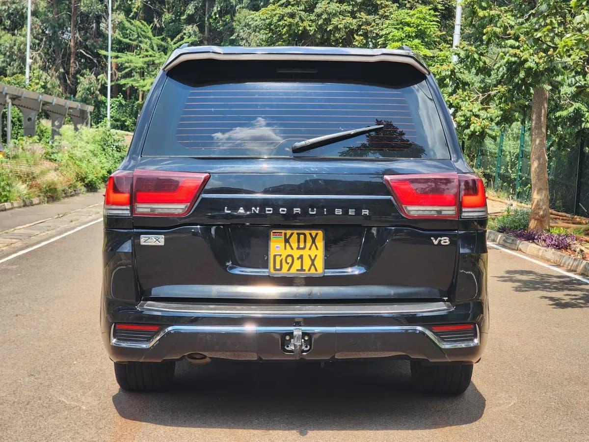 Toyota Land Cruiser - Image 11