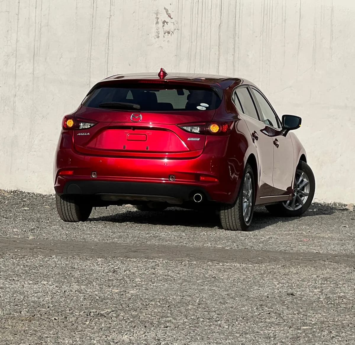 Mazda Axela - Image 10