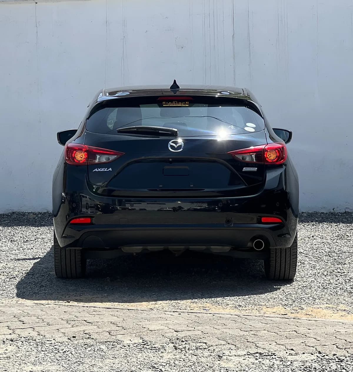 Mazda Axela - Image 10
