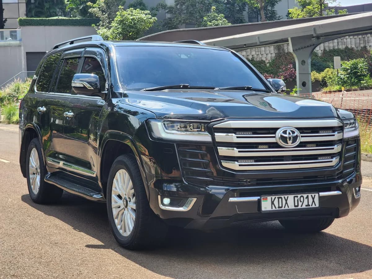 Toyota Land Cruiser - Image 2