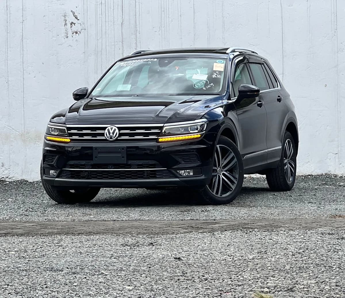 Volks Wagen Tiguan - Image 2
