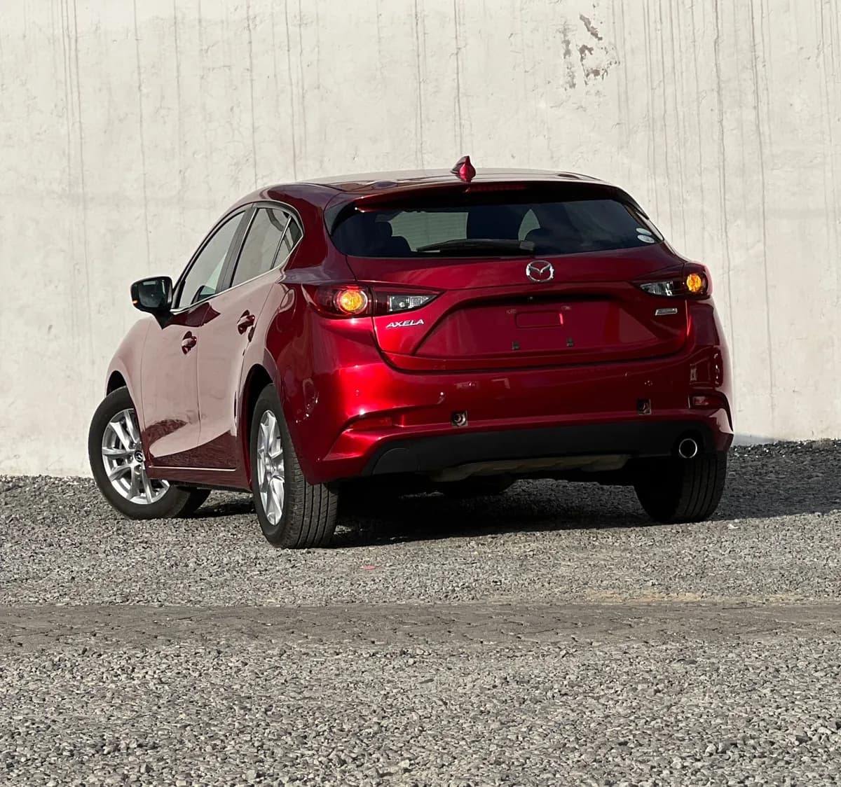 Mazda Axela - Image 9