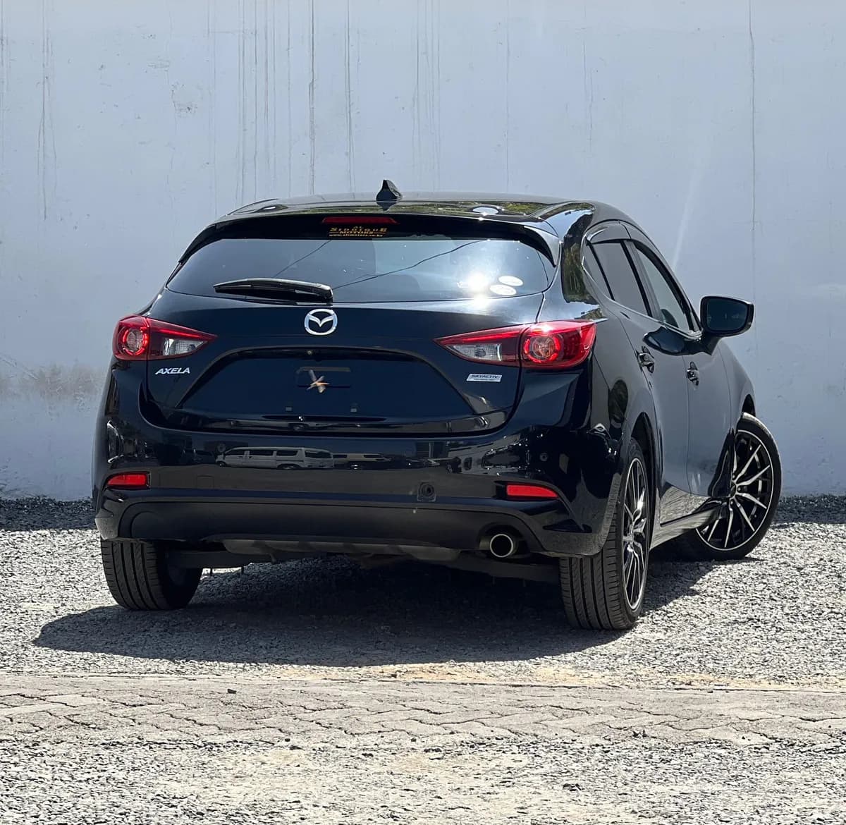 Mazda Axela - Image 9