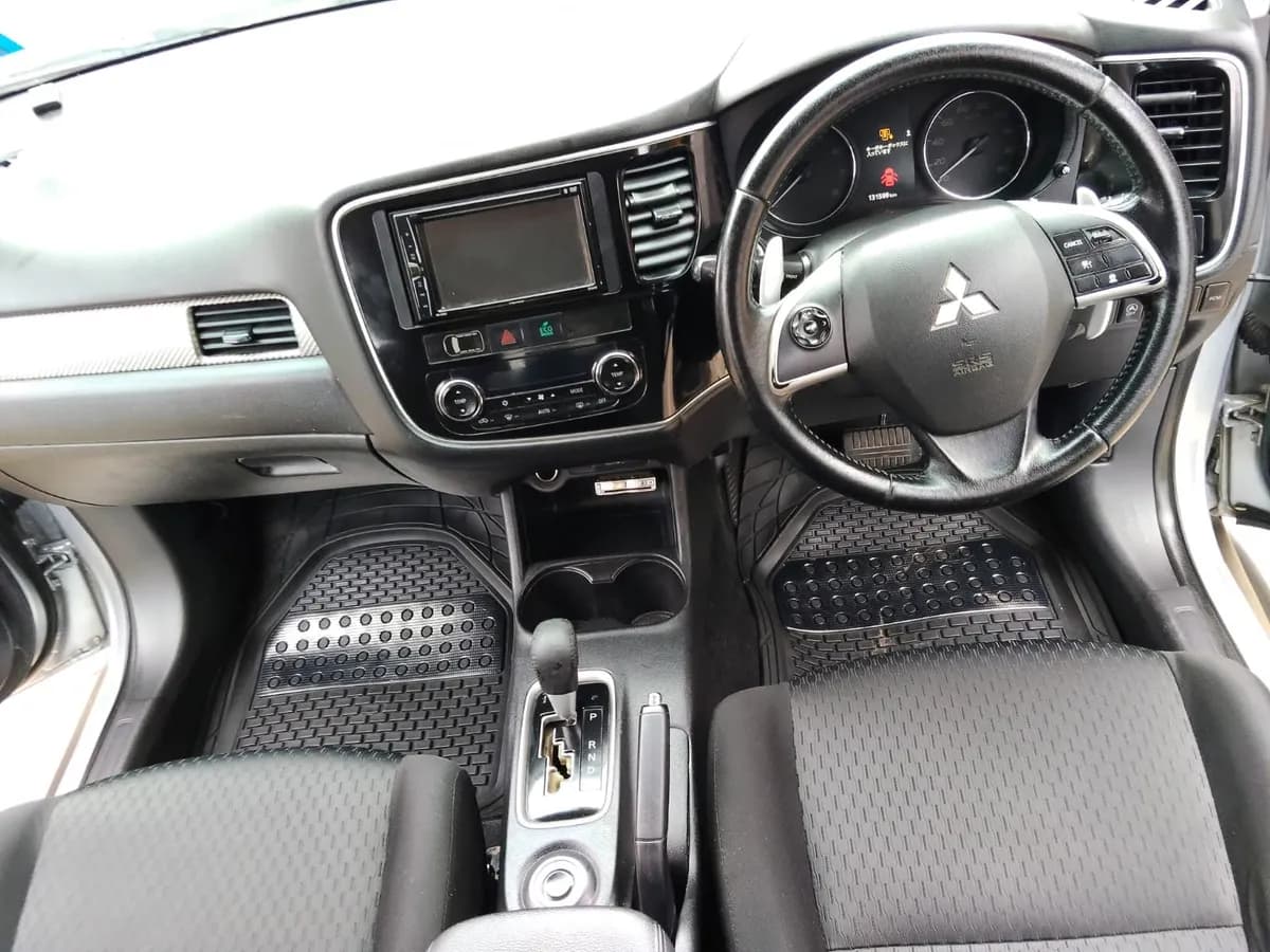 Mitsubishi Outlander - Image 5