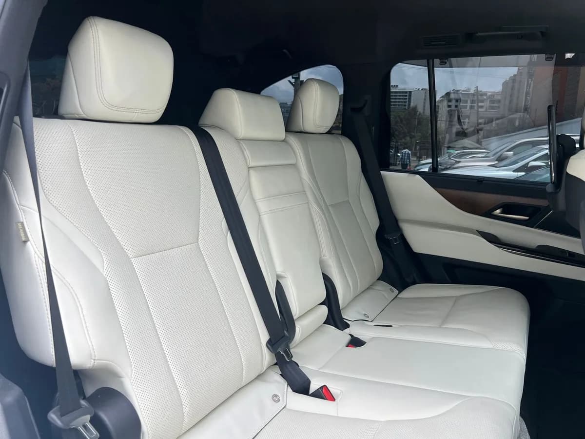 Lexus LX600 - Image 7