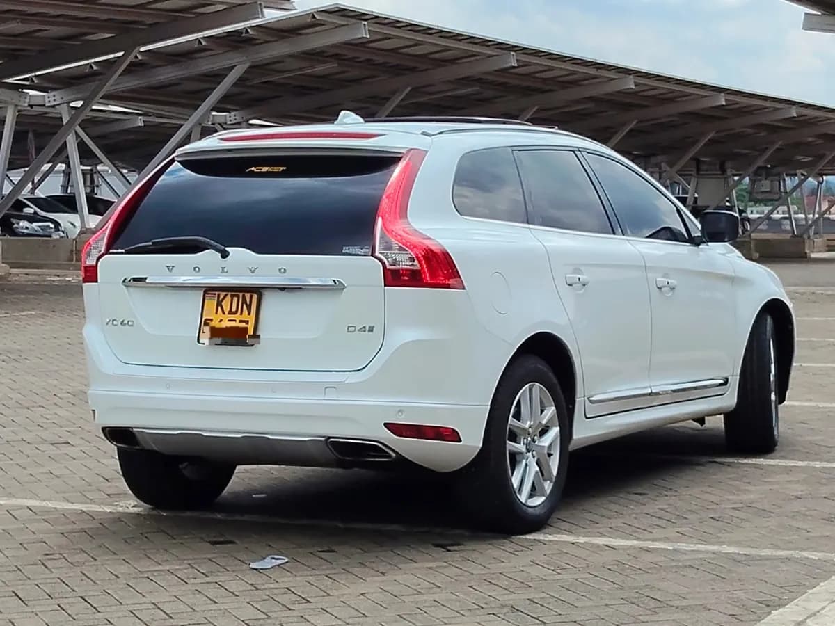 Volvo XC60 - Image 10