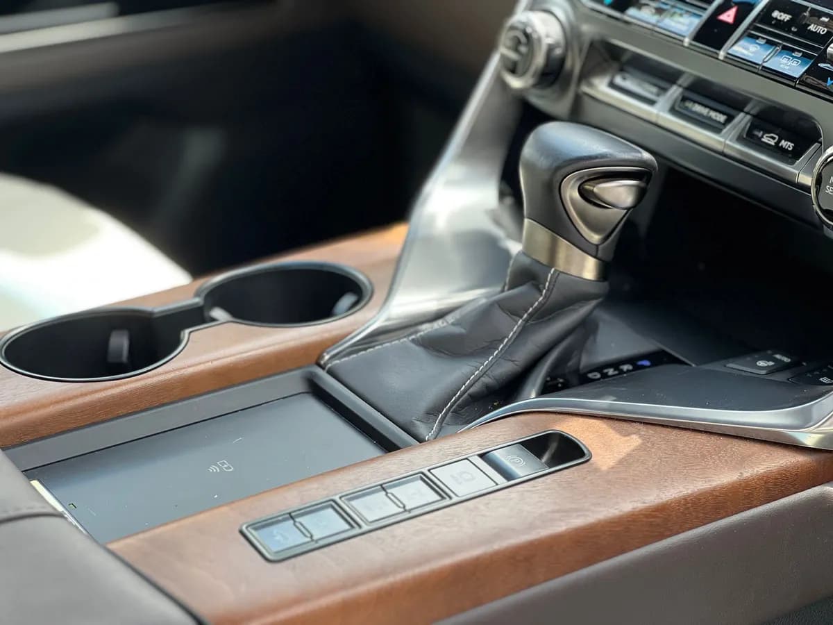 Lexus LX600 - Image 17