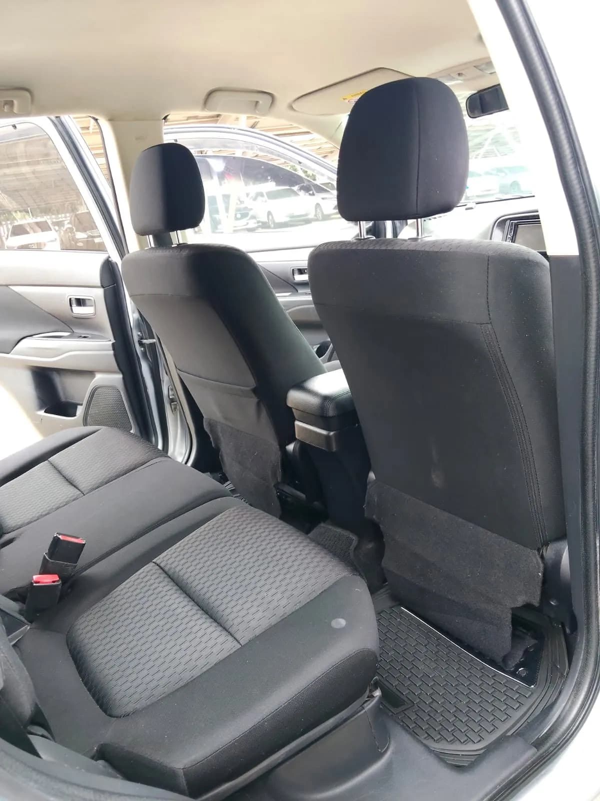 Mitsubishi Outlander - Image 1