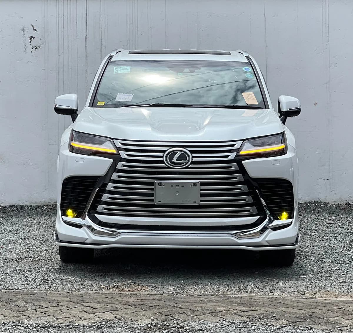 Lexus LX600 - Image 1