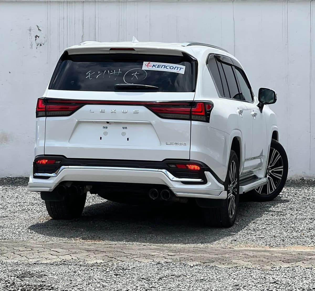 Lexus LX600 - Image 15