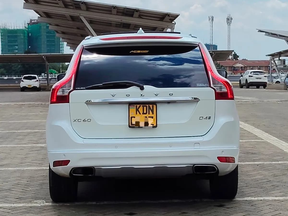 Volvo XC60 - Image 9