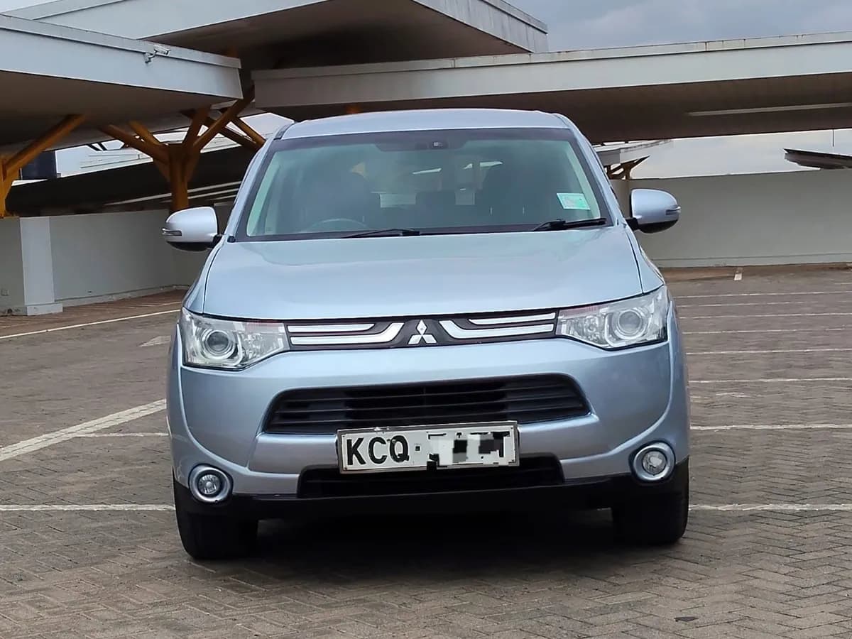 Mitsubishi Outlander - Image 9