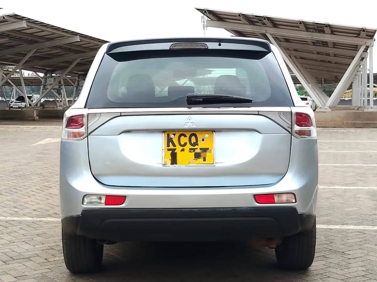 Mitsubishi Outlander - Image 6