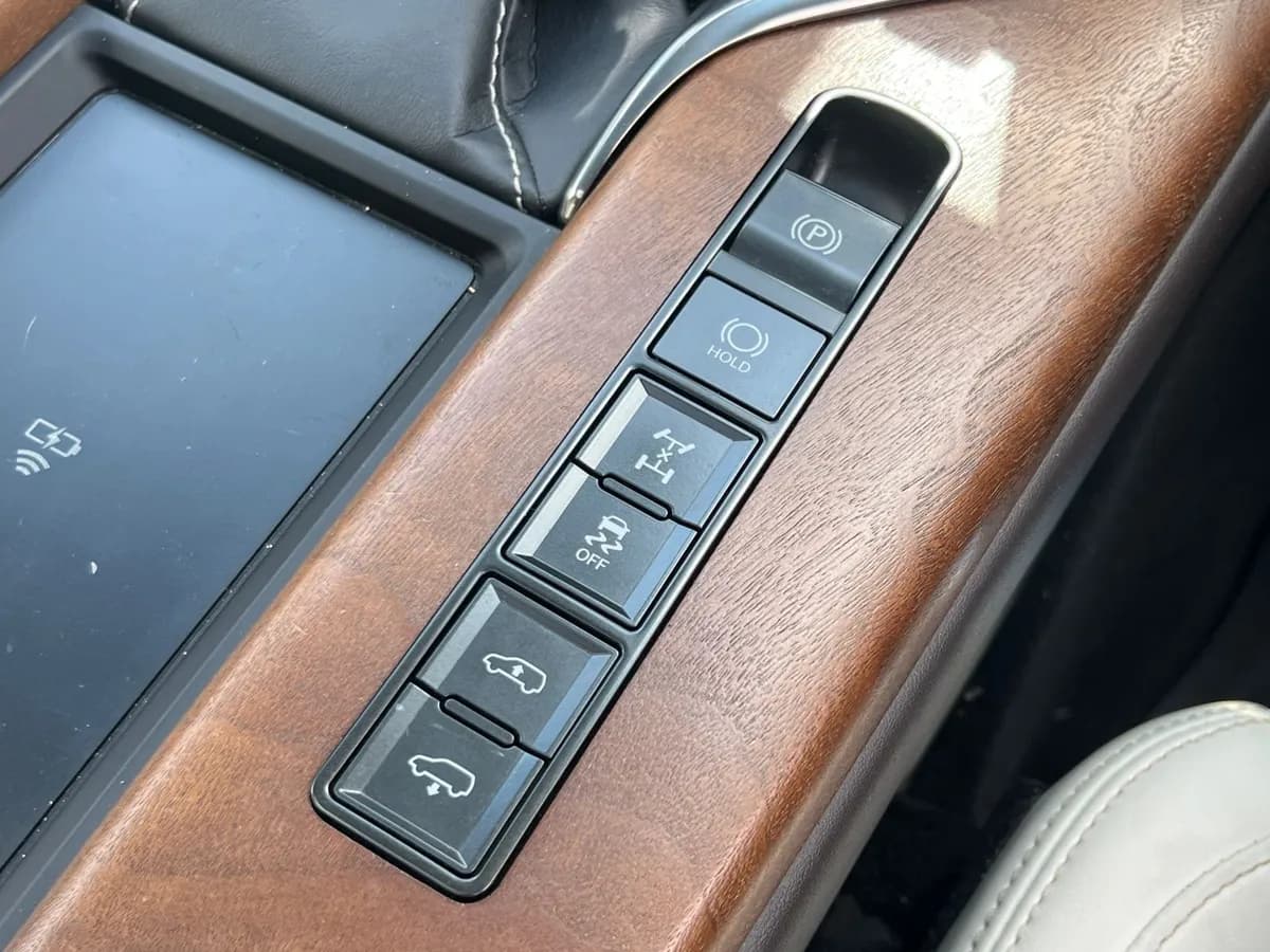 Lexus LX600 - Image 23