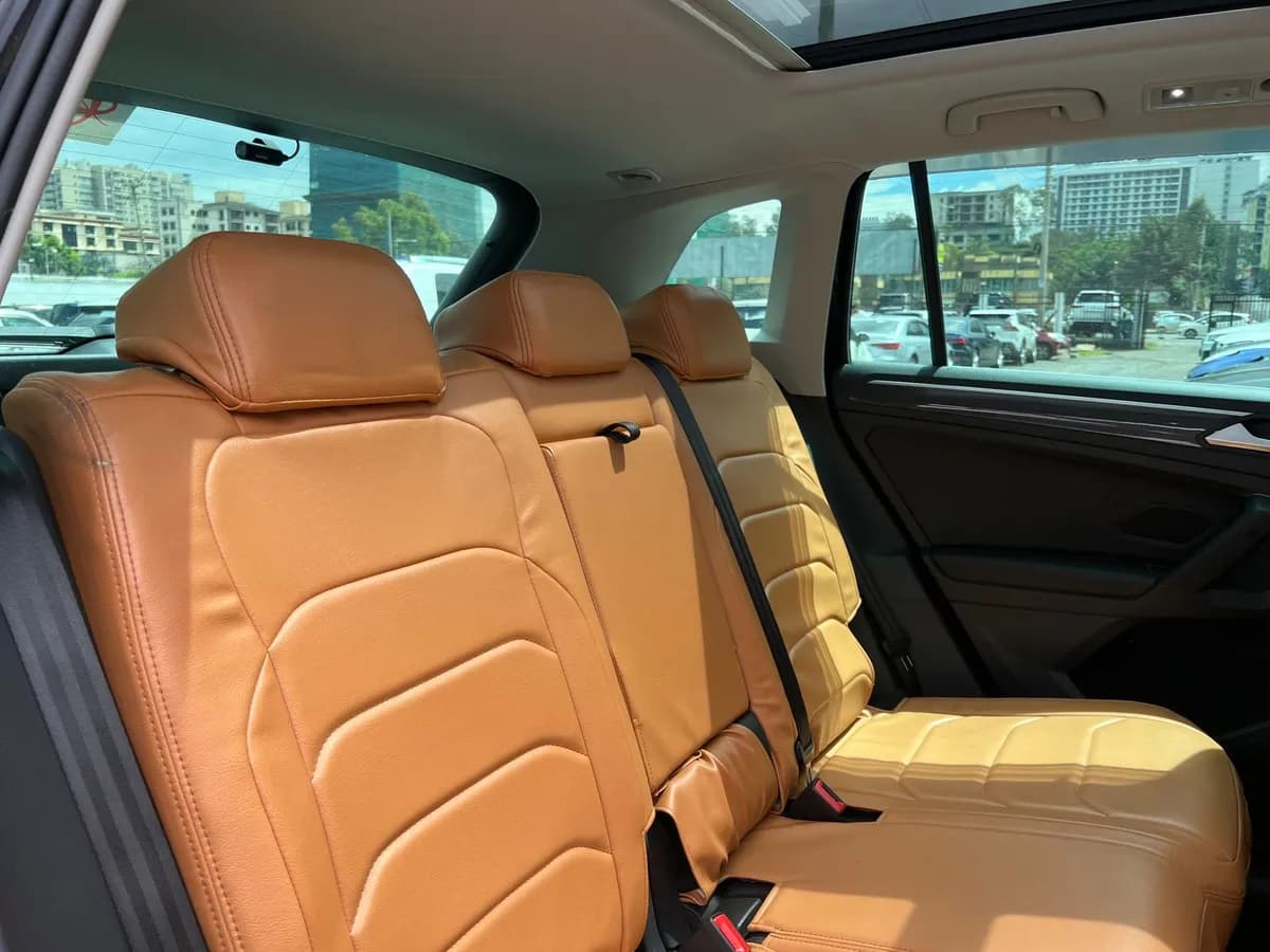 Volks Wagen Tiguan - Image 9