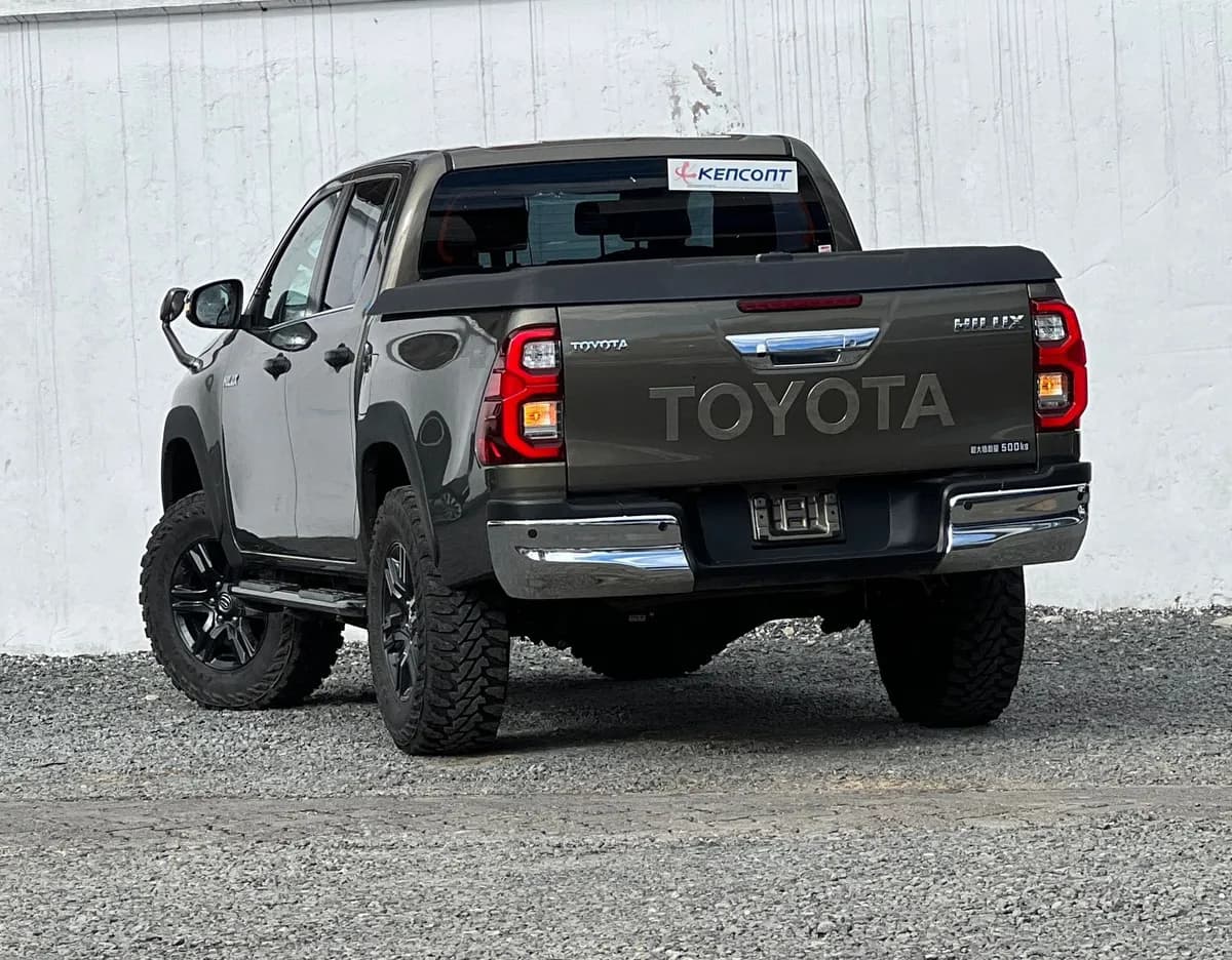 Toyota Hilux - Image 10