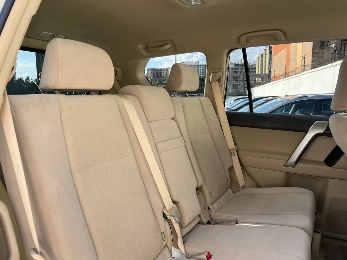 Toyota Prado Land Cruiser - Image 9