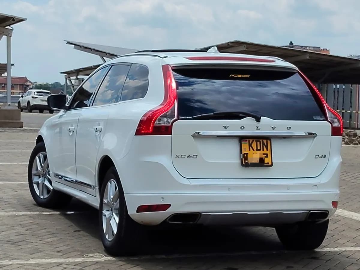Volvo XC60 - Image 8