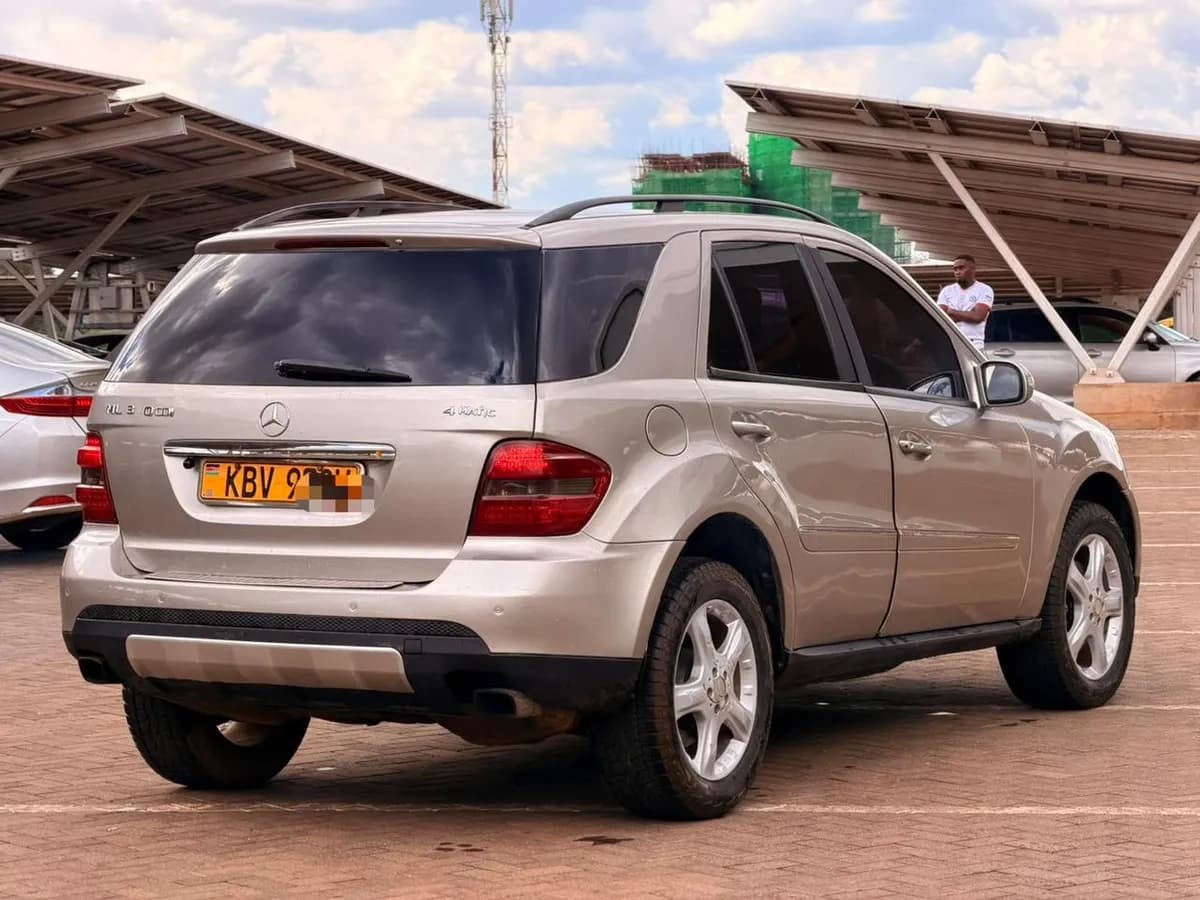 Mercedes Benz ML320 - Image 10