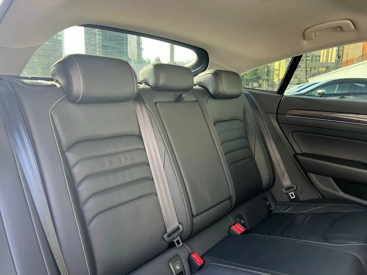 Volks Wagen Arteon - Image 13