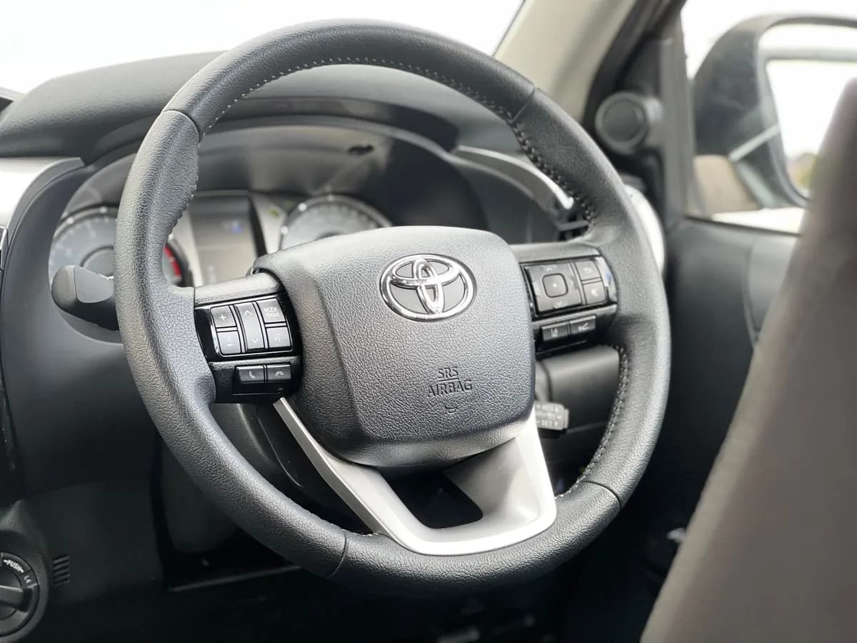 Toyota Hilux - Image 5