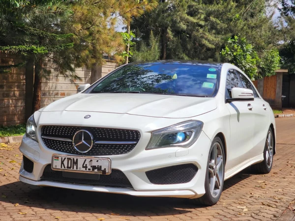 Mercedes Benz CLA180